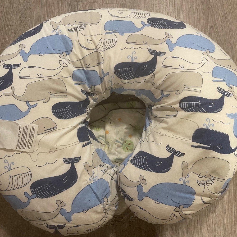 Boppy nursing pad + extra organic pillow cover